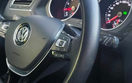 Volkswagen Tiguan II, 2018 год, 2 370 000 рублей, 11 фотография