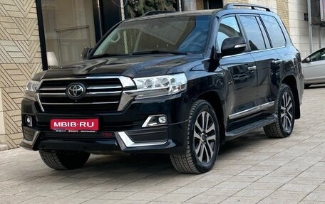 Toyota Land Cruiser 200, 2019 год, 6 690 000 рублей, 1 фотография
