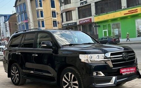 Toyota Land Cruiser 200, 2019 год, 6 690 000 рублей, 2 фотография