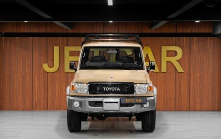 Toyota Land Cruiser 70, 2022 год, 6 800 000 рублей, 3 фотография