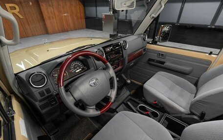 Toyota Land Cruiser 70, 2022 год, 6 800 000 рублей, 13 фотография