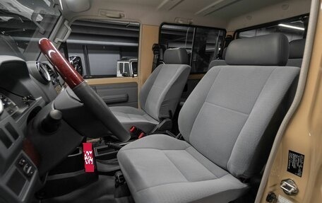 Toyota Land Cruiser 70, 2022 год, 6 800 000 рублей, 12 фотография