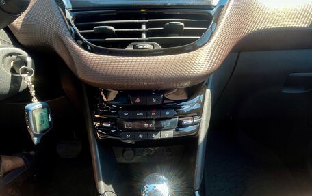 Peugeot 2008 II, 2014 год, 850 000 рублей, 8 фотография