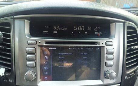 Toyota Land Cruiser 100 рестайлинг 2, 2007 год, 3 000 000 рублей, 28 фотография