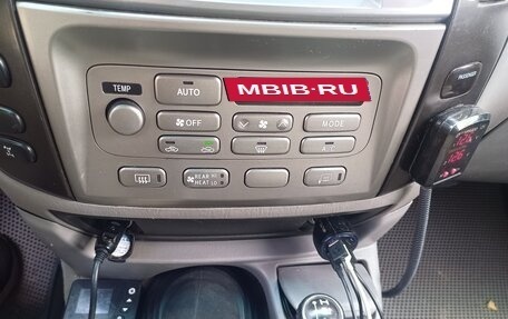 Toyota Land Cruiser 100 рестайлинг 2, 2007 год, 3 000 000 рублей, 29 фотография