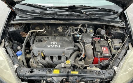 Toyota Yaris I рестайлинг, 2000 год, 450 000 рублей, 9 фотография