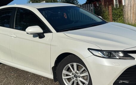 Toyota Camry, 2018 год, 2 100 000 рублей, 14 фотография