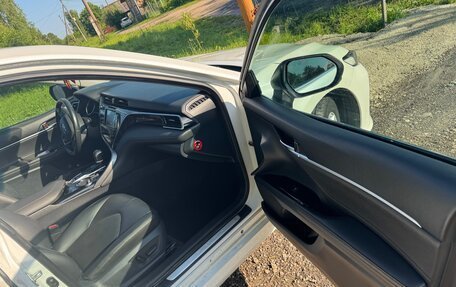 Toyota Camry, 2018 год, 2 100 000 рублей, 10 фотография