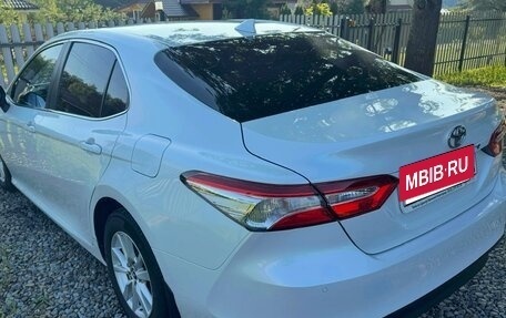 Toyota Camry, 2018 год, 2 100 000 рублей, 2 фотография