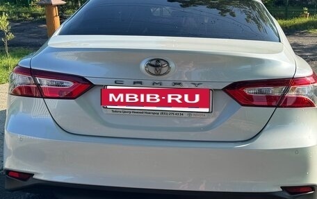 Toyota Camry, 2018 год, 2 100 000 рублей, 12 фотография