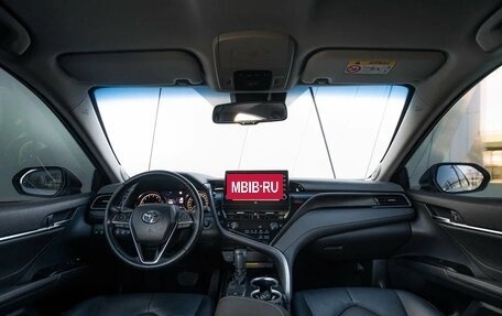 Toyota Camry, 2022 год, 3 600 000 рублей, 10 фотография