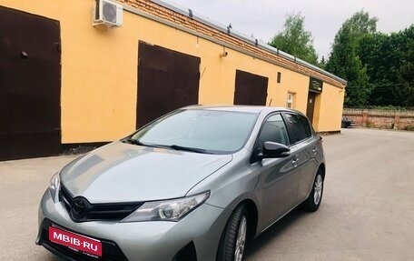Toyota Auris II, 2013 год, 920 000 рублей, 1 фотография