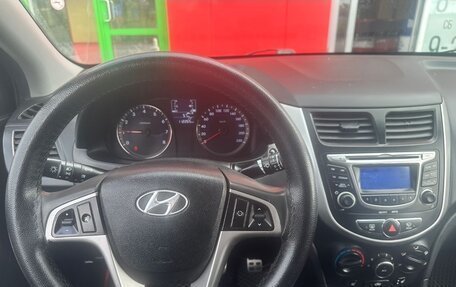 Hyundai Solaris II рестайлинг, 2016 год, 900 000 рублей, 6 фотография