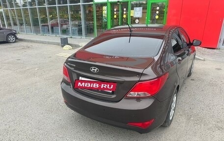 Hyundai Solaris II рестайлинг, 2016 год, 900 000 рублей, 3 фотография