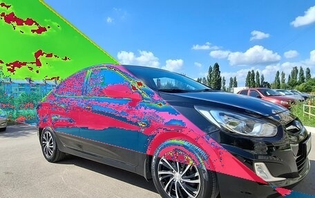 Hyundai Solaris II рестайлинг, 2012 год, 860 000 рублей, 3 фотография