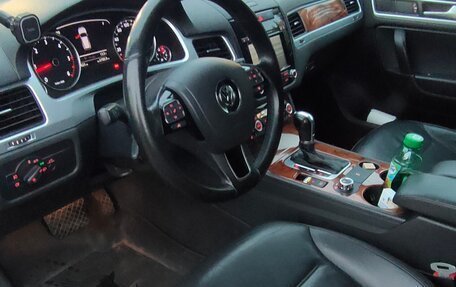 Volkswagen Touareg III, 2012 год, 2 000 000 рублей, 2 фотография