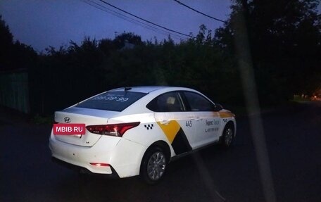 Hyundai Solaris II рестайлинг, 2019 год, 860 000 рублей, 4 фотография