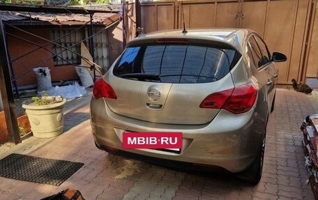 Opel Astra J, 2011 год, 1 050 000 рублей, 2 фотография