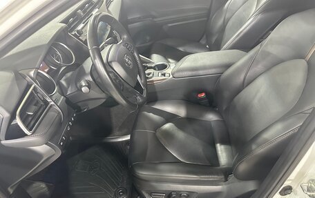 Toyota Camry, 2019 год, 2 430 000 рублей, 10 фотография