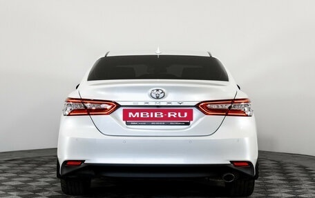 Toyota Camry, 2021 год, 3 199 000 рублей, 8 фотография