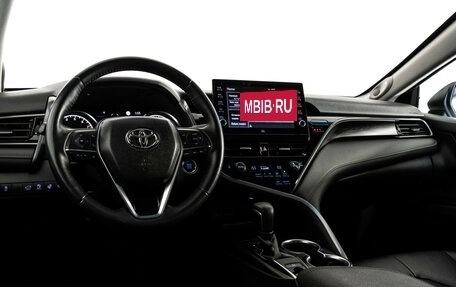 Toyota Camry, 2021 год, 3 199 000 рублей, 15 фотография