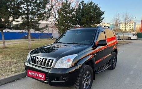 Toyota Land Cruiser Prado 120 рестайлинг, 2005 год, 2 250 000 рублей, 2 фотография