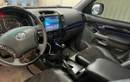 Toyota Land Cruiser Prado 120 рестайлинг, 2005 год, 2 250 000 рублей, 7 фотография