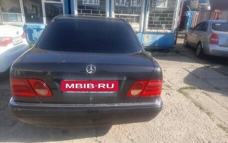 Mercedes-Benz E-Класс, 1997 год, 650 000 рублей, 7 фотография