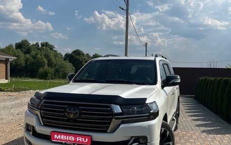 Toyota Land Cruiser 200, 2018 год, 8 000 000 рублей, 1 фотография