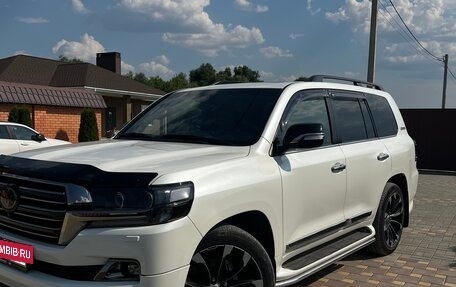 Toyota Land Cruiser 200, 2018 год, 8 000 000 рублей, 2 фотография