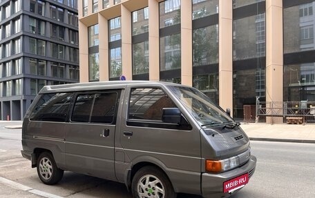 Nissan Vanette II, 1989 год, 670 000 рублей, 2 фотография