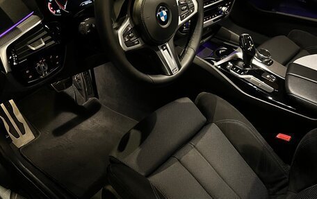 BMW 5 серия, 2018 год, 3 300 000 рублей, 3 фотография