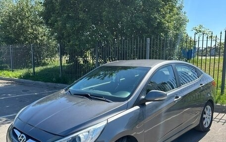 Hyundai Solaris II рестайлинг, 2011 год, 750 000 рублей, 2 фотография
