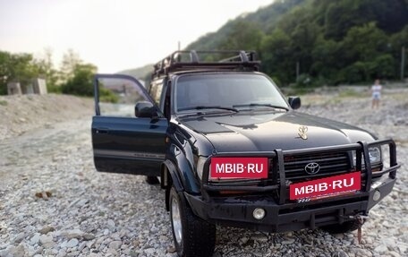 Toyota Land Cruiser 80 рестайлинг, 1998 год, 2 500 000 рублей, 2 фотография
