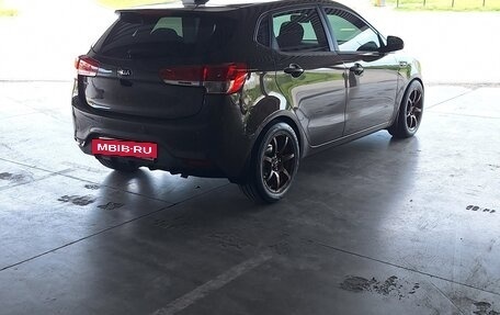 KIA Rio III рестайлинг, 2017 год, 1 299 000 рублей, 9 фотография