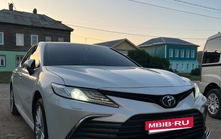 Toyota Camry, 2021 год, 3 500 000 рублей, 2 фотография