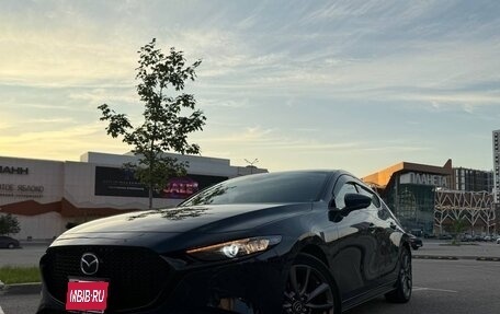 Mazda 3, 2022 год, 1 980 000 рублей, 3 фотография
