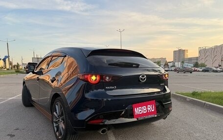Mazda 3, 2022 год, 1 980 000 рублей, 11 фотография