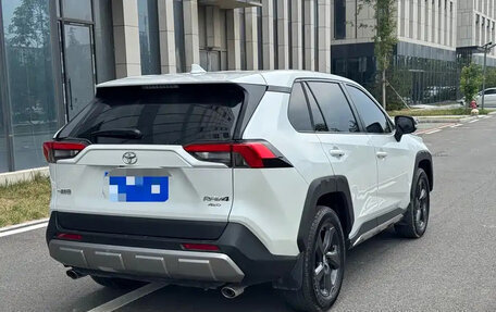 Toyota RAV4, 2022 год, 2 750 099 рублей, 6 фотография
