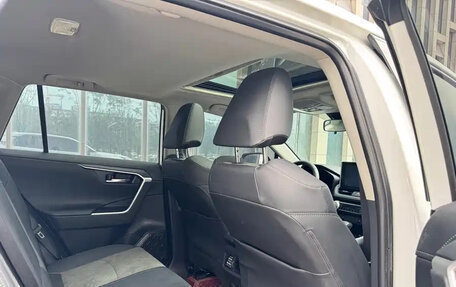 Toyota RAV4, 2022 год, 2 750 099 рублей, 13 фотография