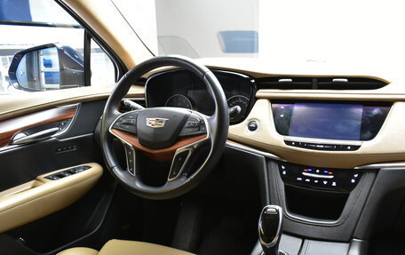 Cadillac XT5 I рестайлинг, 2017 год, 2 530 000 рублей, 12 фотография