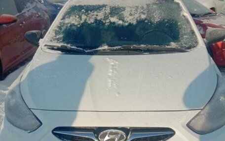 Hyundai Solaris II рестайлинг, 2013 год, 750 000 рублей, 3 фотография