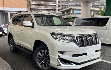 Toyota Land Cruiser Prado 150 рестайлинг 2, 2021 год, 3 217 000 рублей, 1 фотография