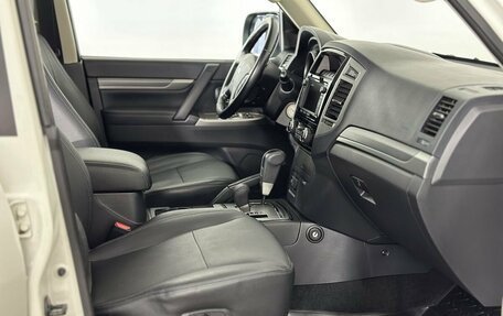 Mitsubishi Pajero IV, 2015 год, 2 700 000 рублей, 14 фотография