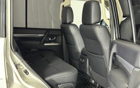 Mitsubishi Pajero IV, 2015 год, 2 700 000 рублей, 16 фотография