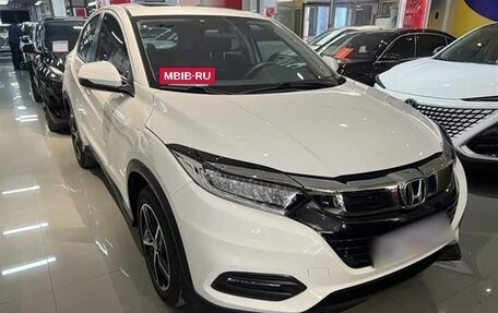 Honda Vezel, 2021 год, 1 840 000 рублей, 3 фотография