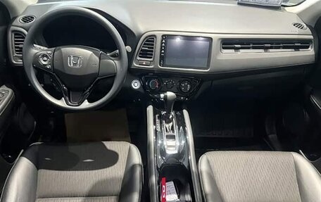 Honda Vezel, 2021 год, 1 840 000 рублей, 8 фотография