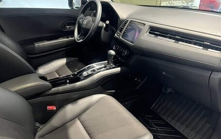 Honda Vezel, 2021 год, 1 840 000 рублей, 9 фотография