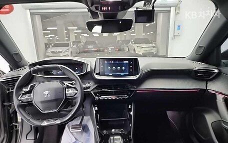 Peugeot 2008 II, 2022 год, 1 830 000 рублей, 7 фотография