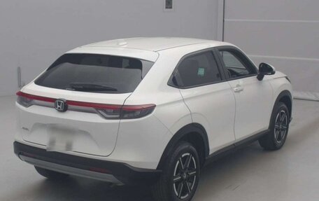 Honda Vezel, 2022 год, 1 750 000 рублей, 2 фотография